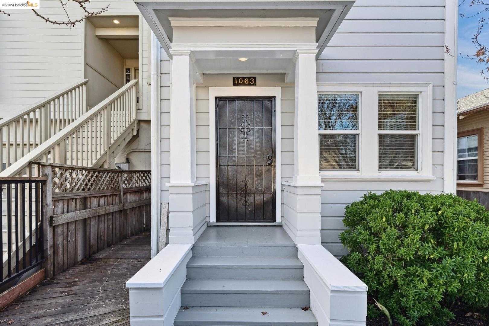 Neighborhood Neighborhood-4