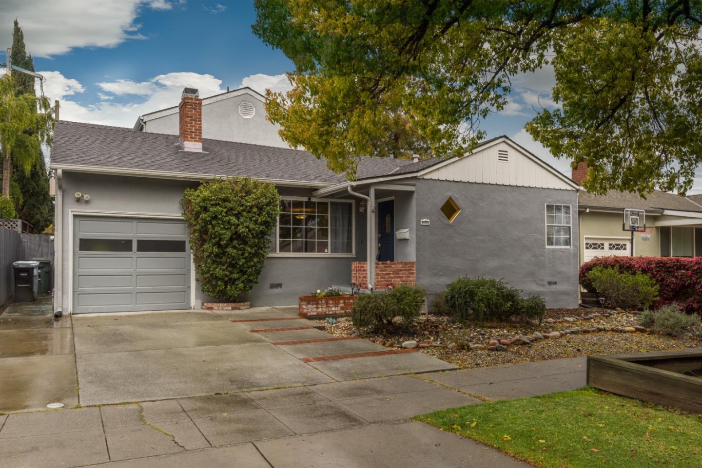 Neighborhood Neighborhood-31