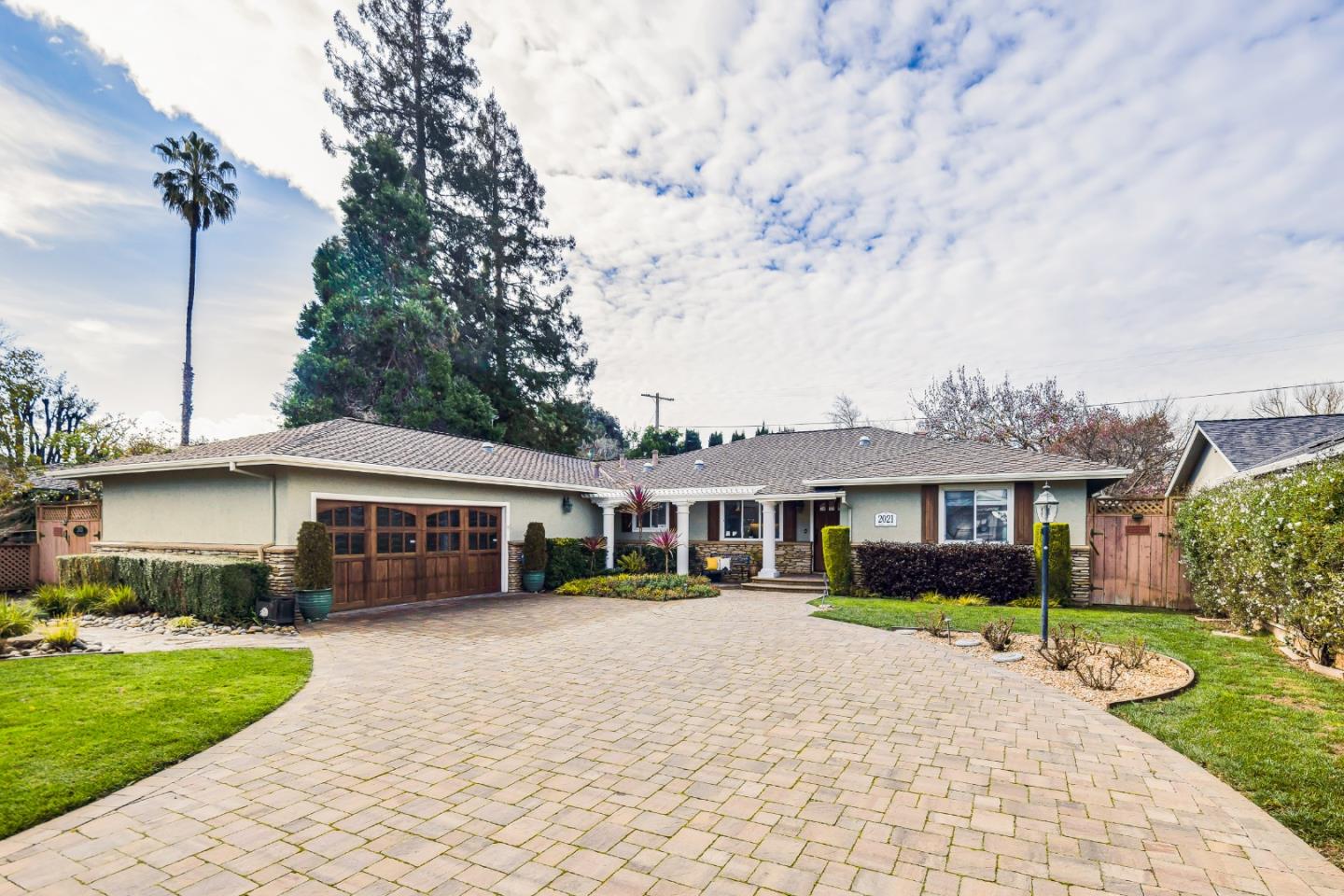 Neighborhood Neighborhood-80