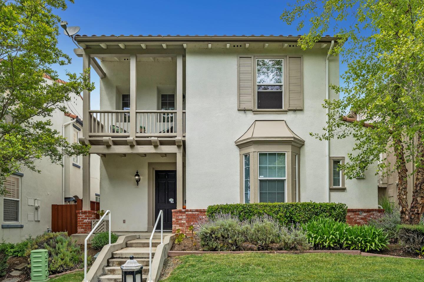 Neighborhood Neighborhood-79