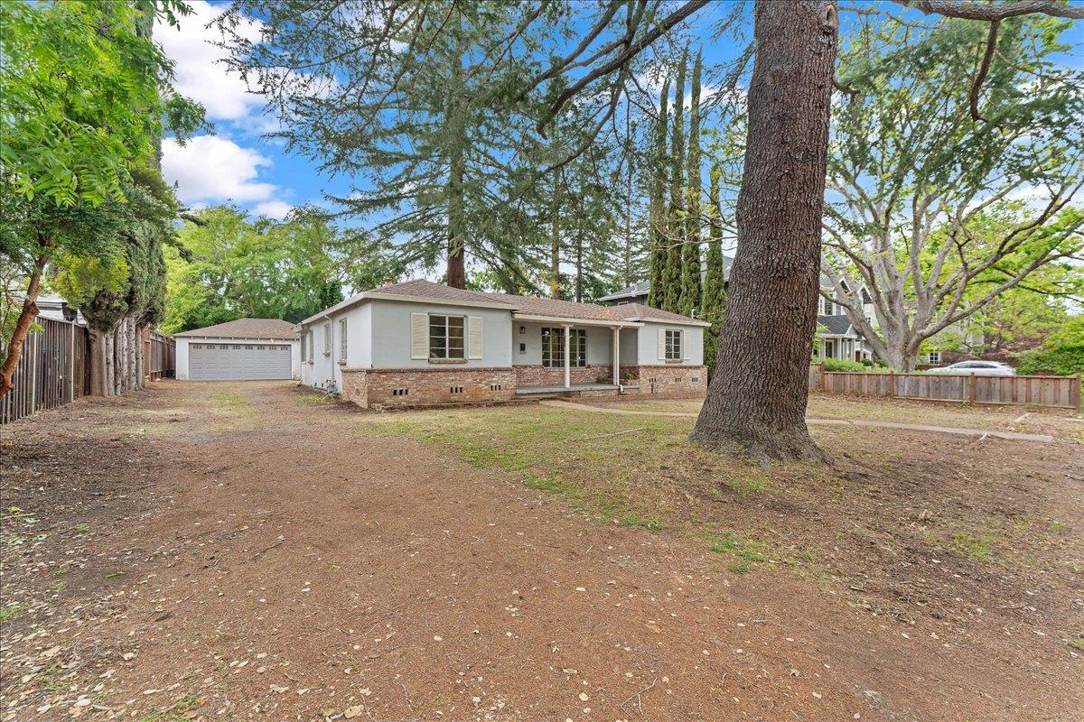 Neighborhood Neighborhood-33