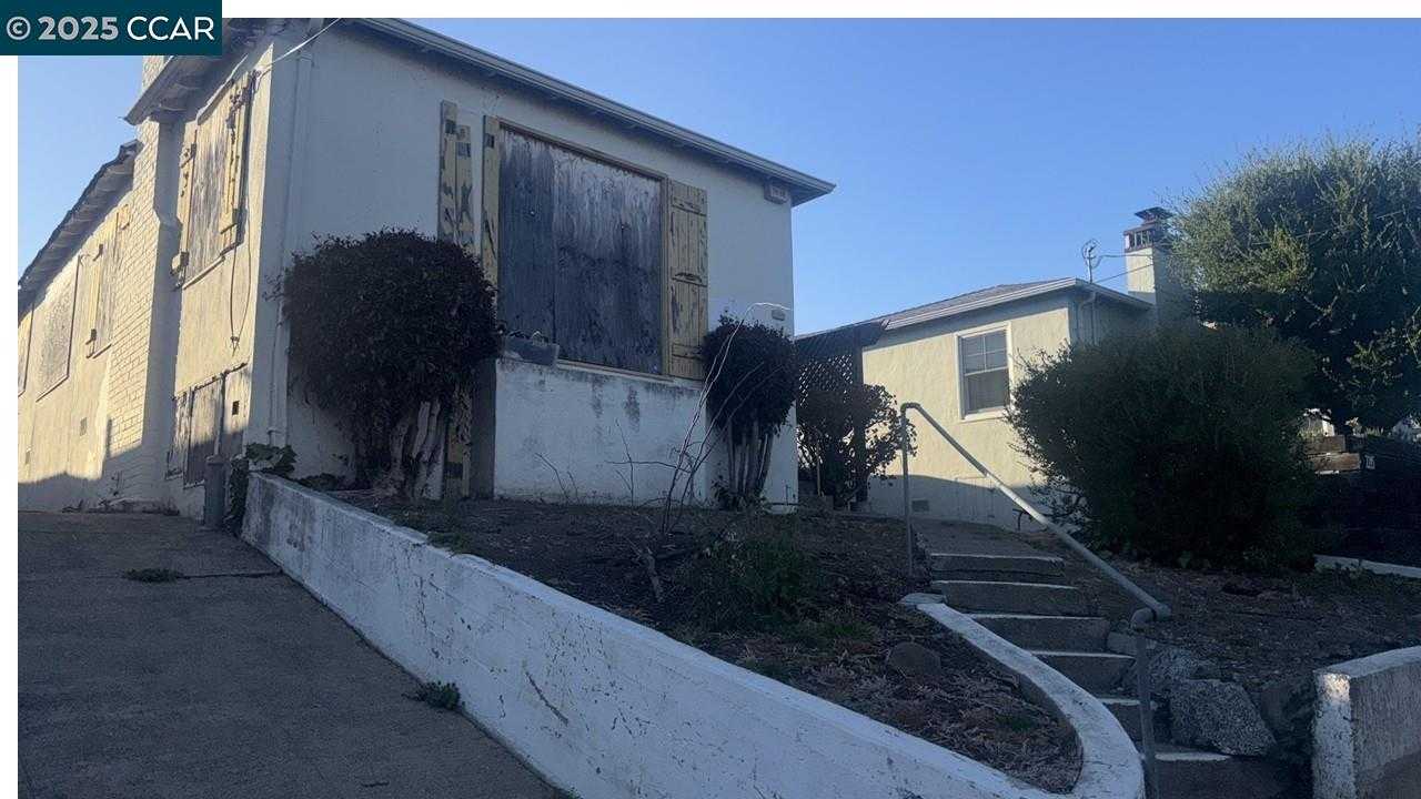Neighborhood-10