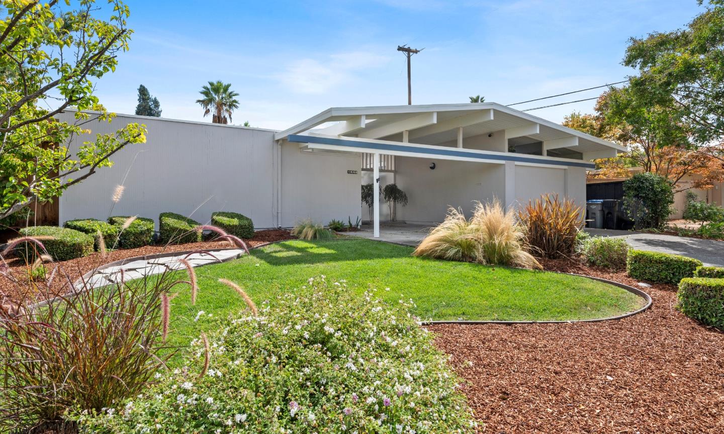 Neighborhood Neighborhood-69