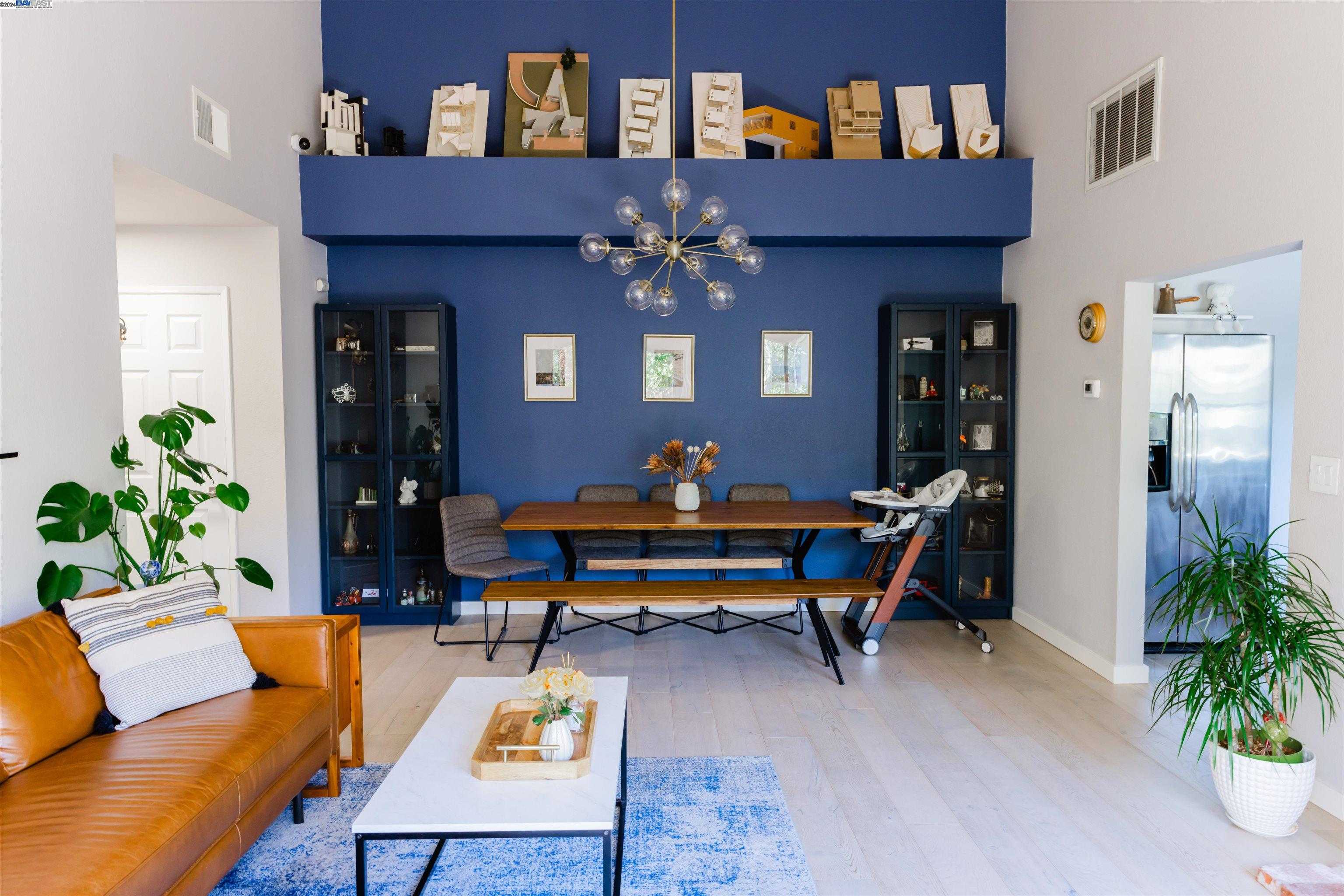 Neighborhood Neighborhood-44