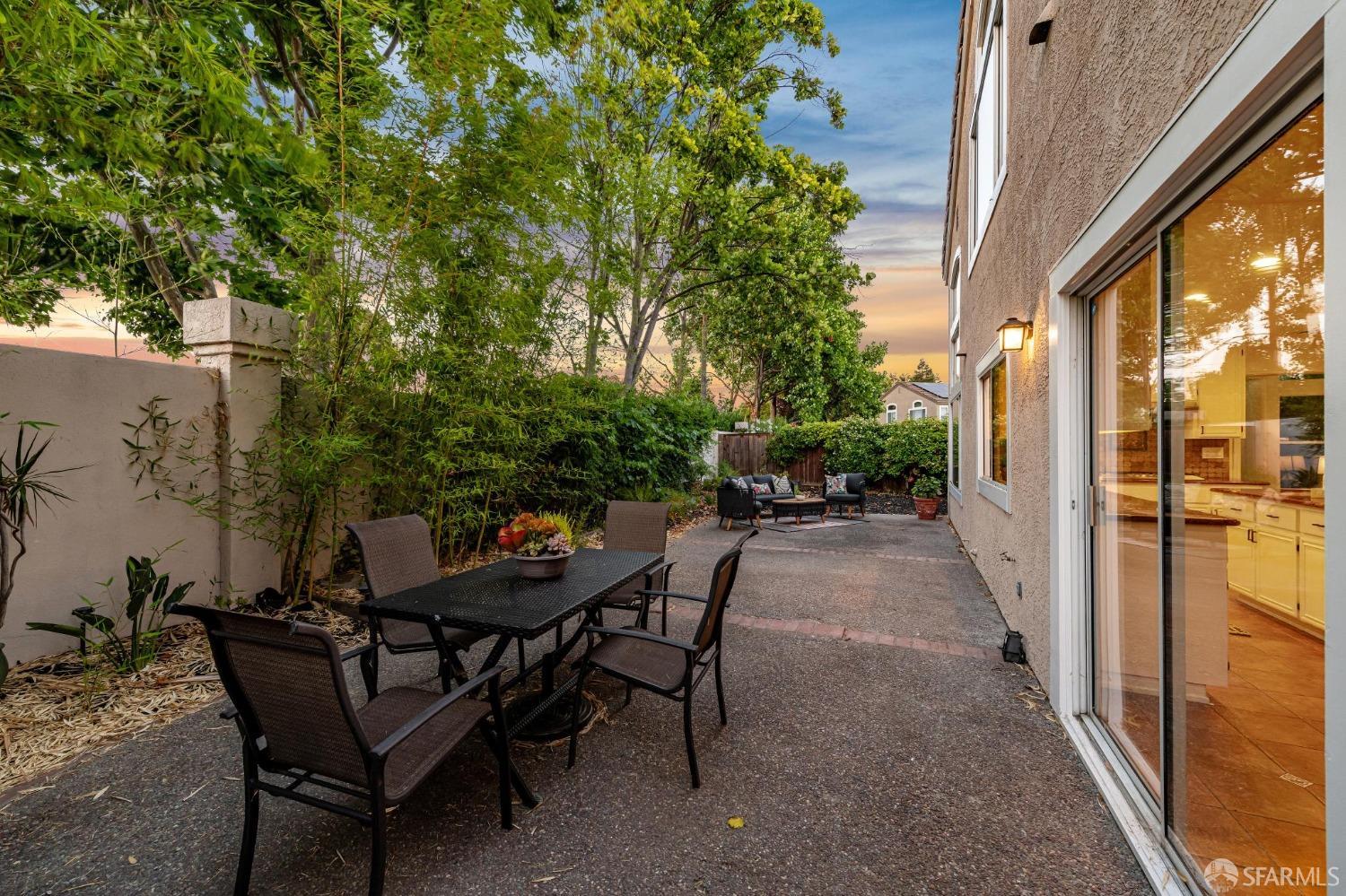 Neighborhood Neighborhood-10