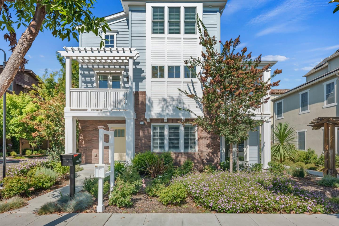 Neighborhood Neighborhood-30