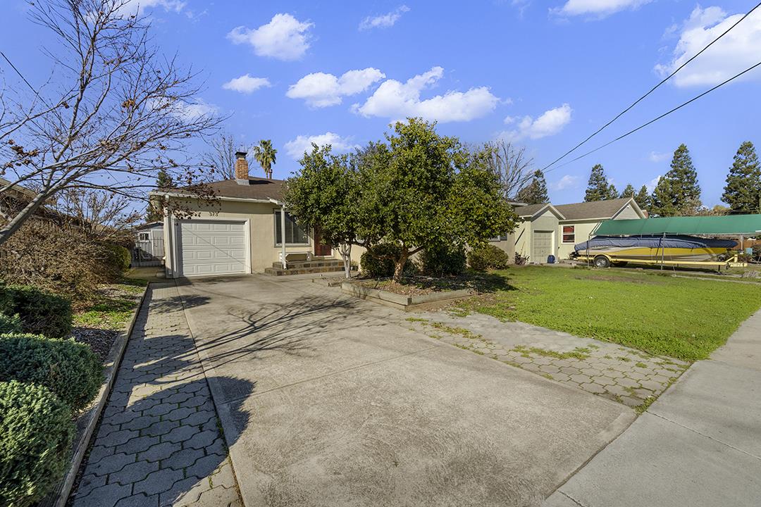 Neighborhood Neighborhood-58