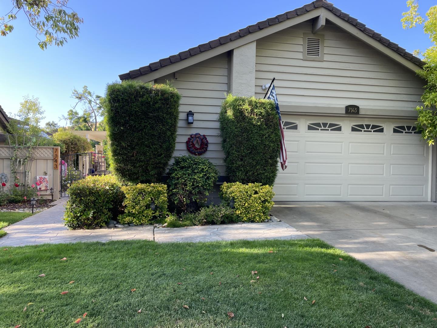 Neighborhood Neighborhood-77