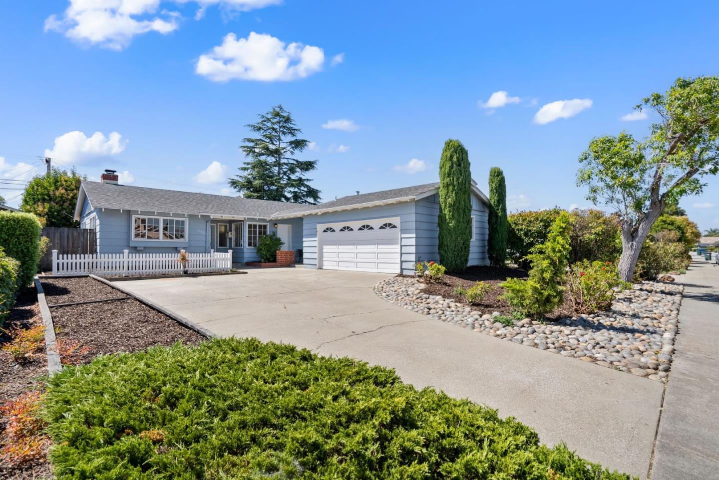 Neighborhood Neighborhood-39