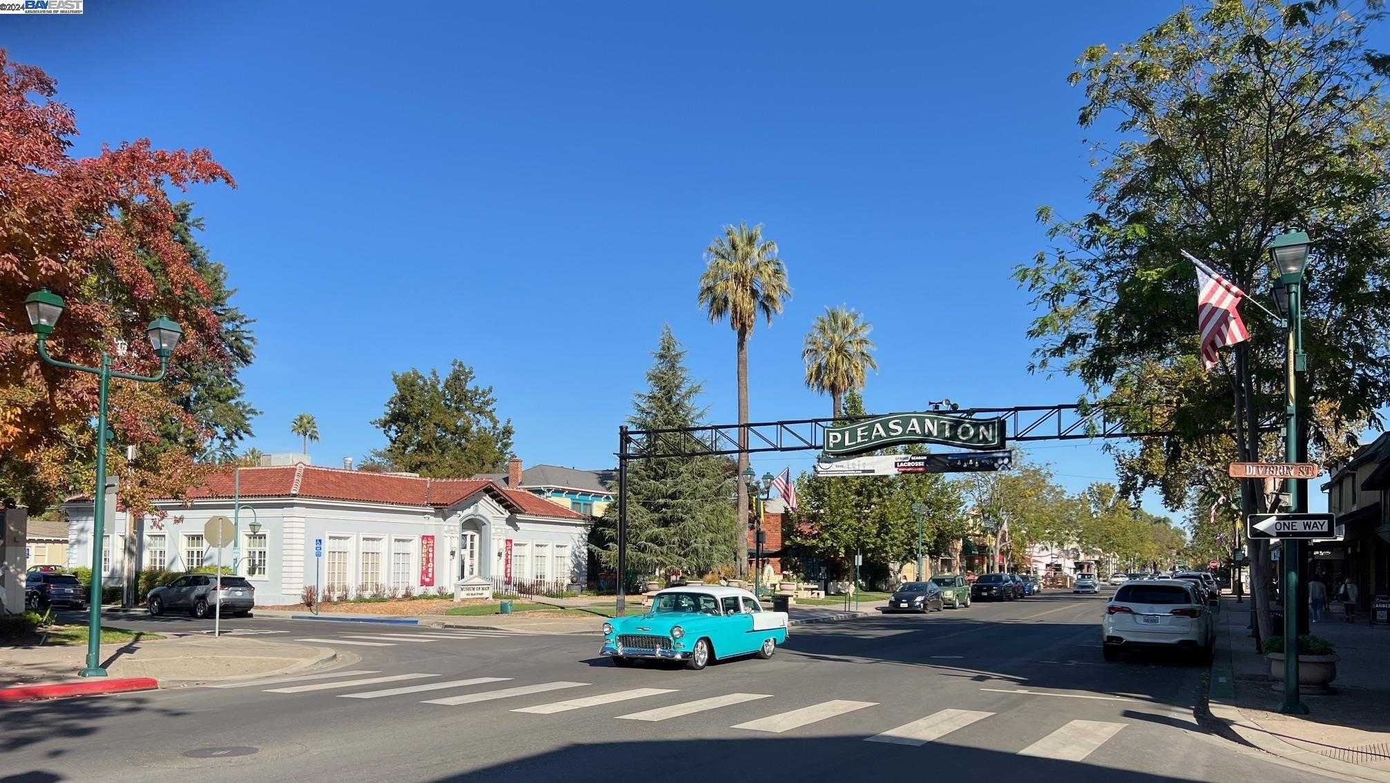 Neighborhood Neighborhood-9