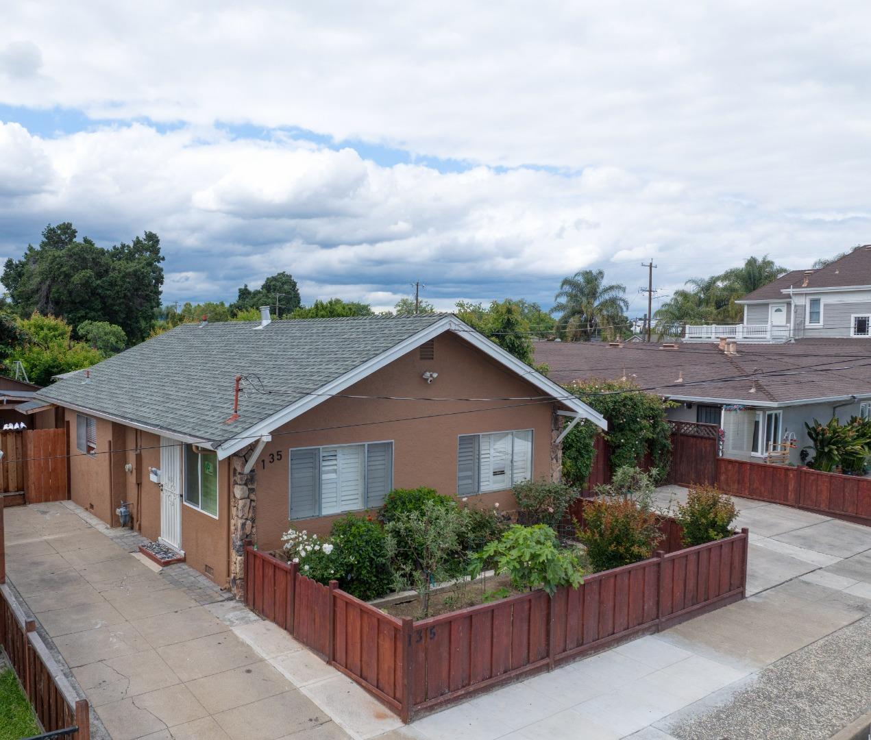 Neighborhood-6