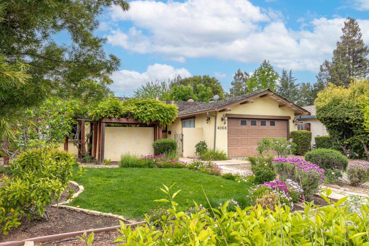 Neighborhood Neighborhood-12