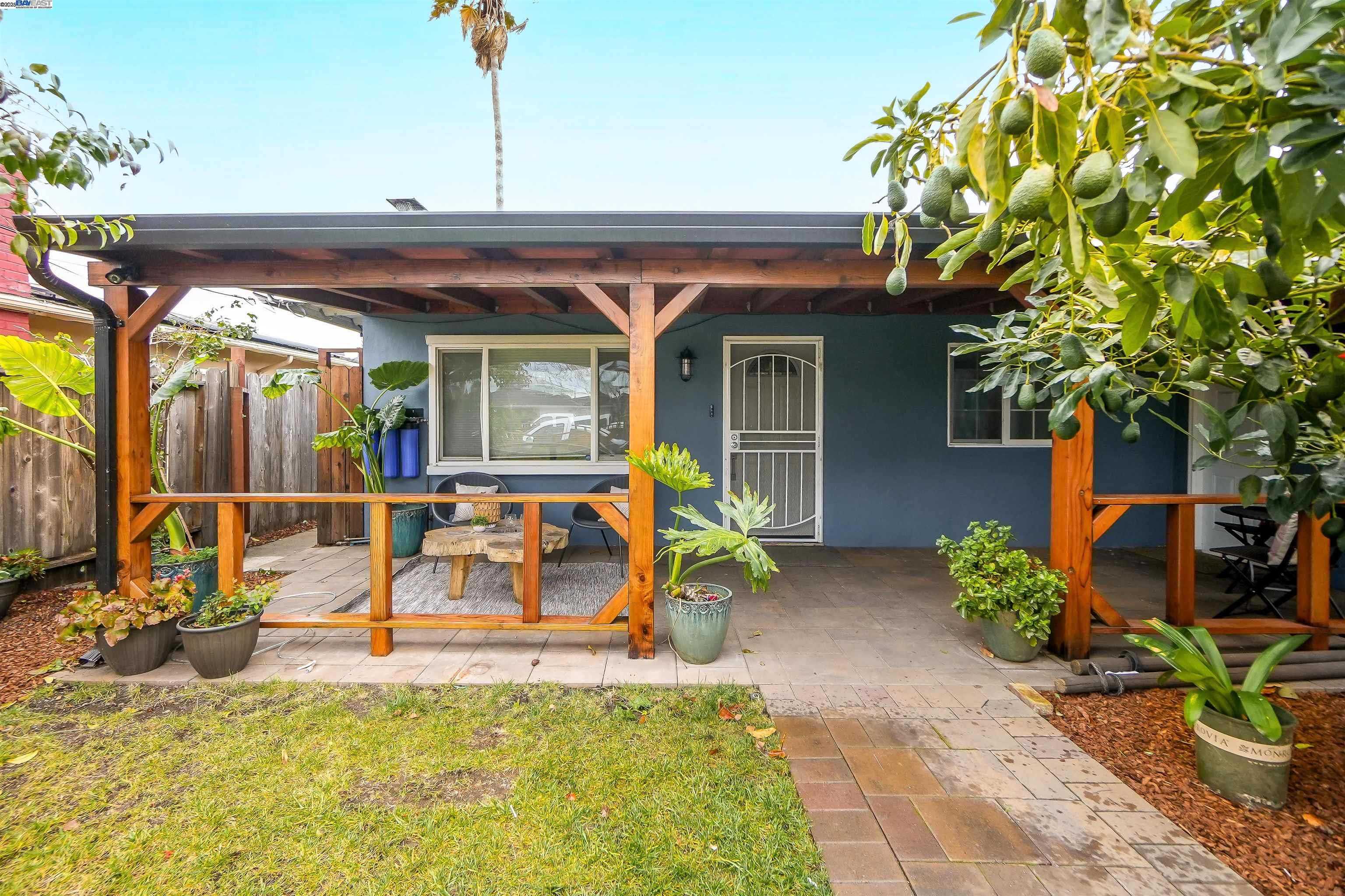 Neighborhood Neighborhood-15