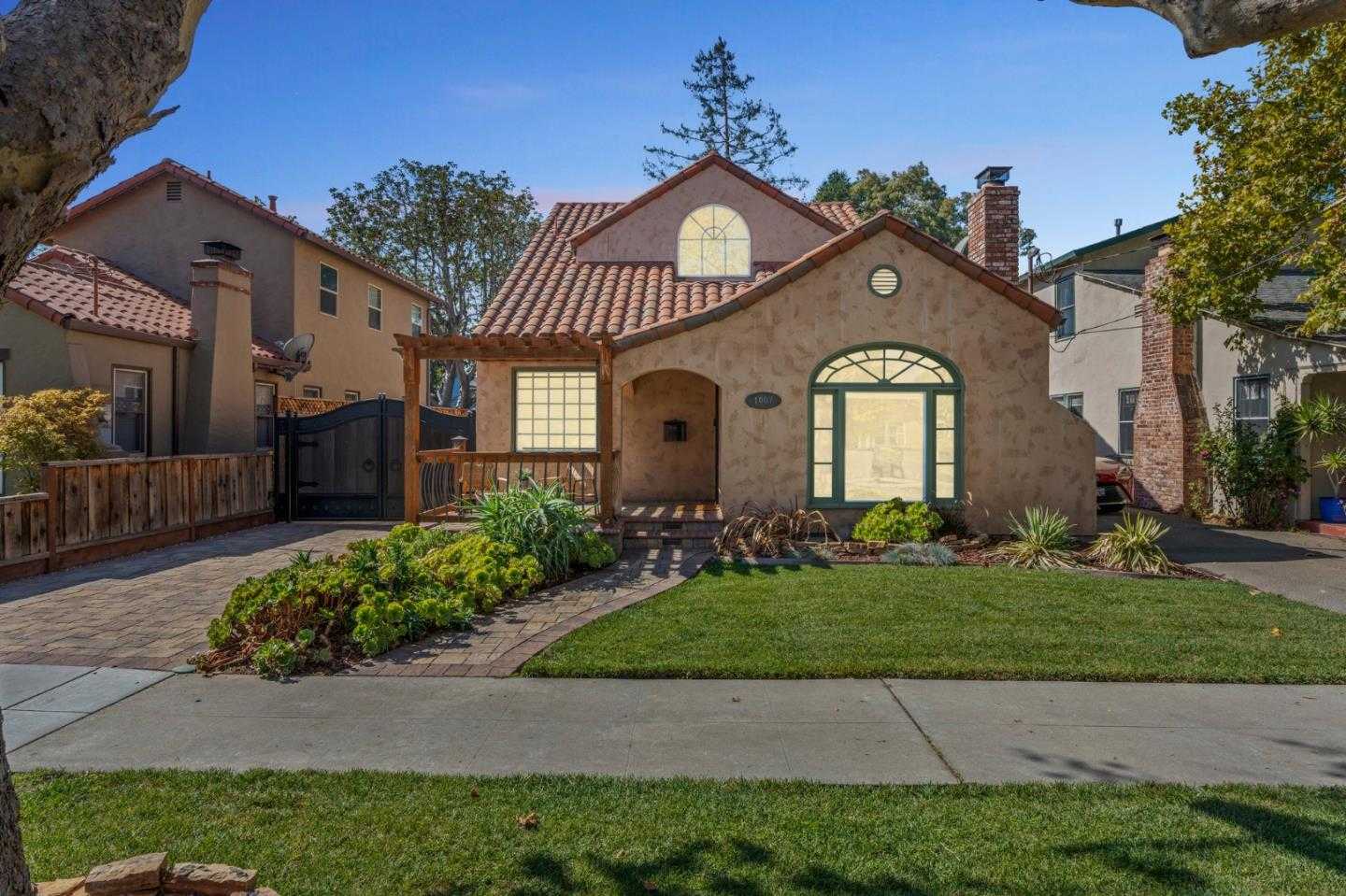 Neighborhood Neighborhood-4