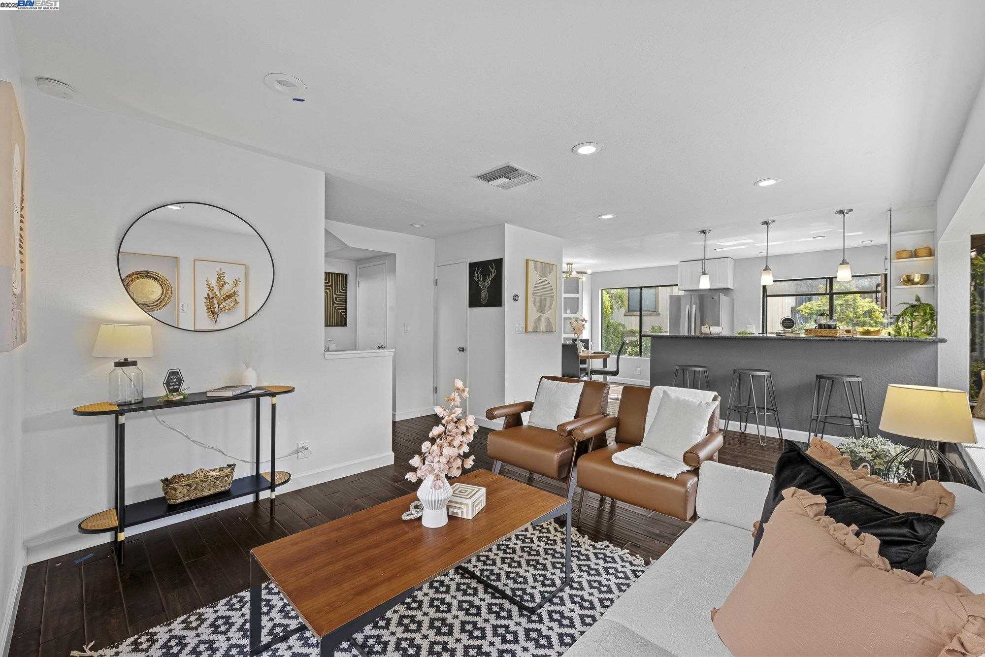 Neighborhood Neighborhood-4