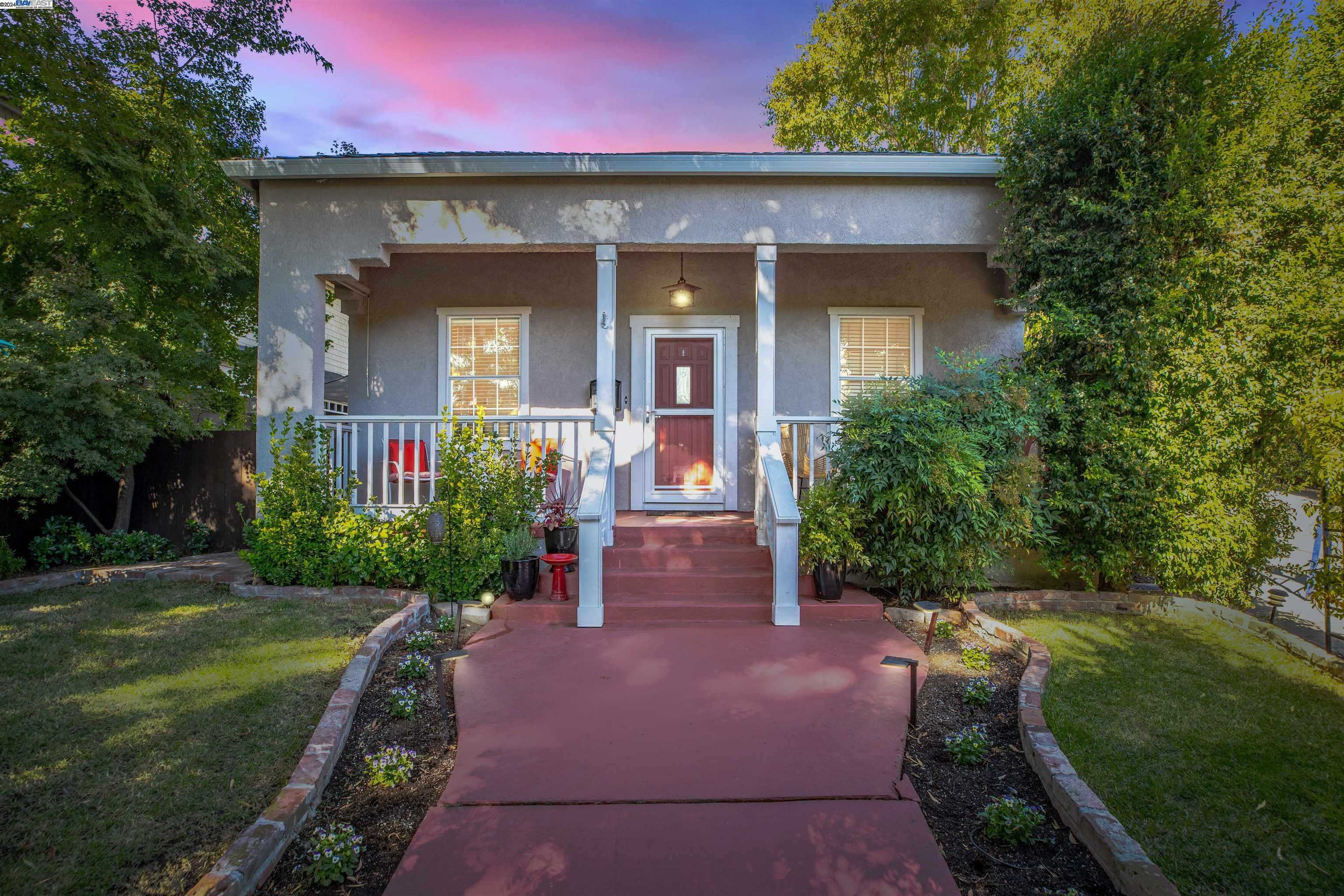 Neighborhood Neighborhood-29