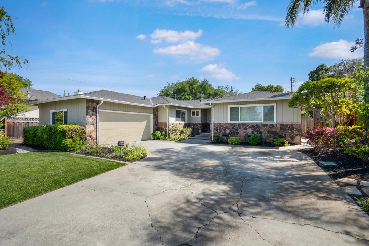 Neighborhood Neighborhood-138