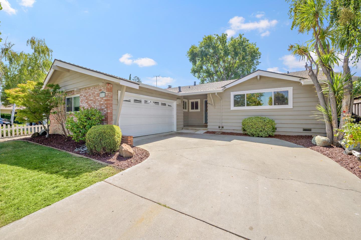 Neighborhood Neighborhood-110