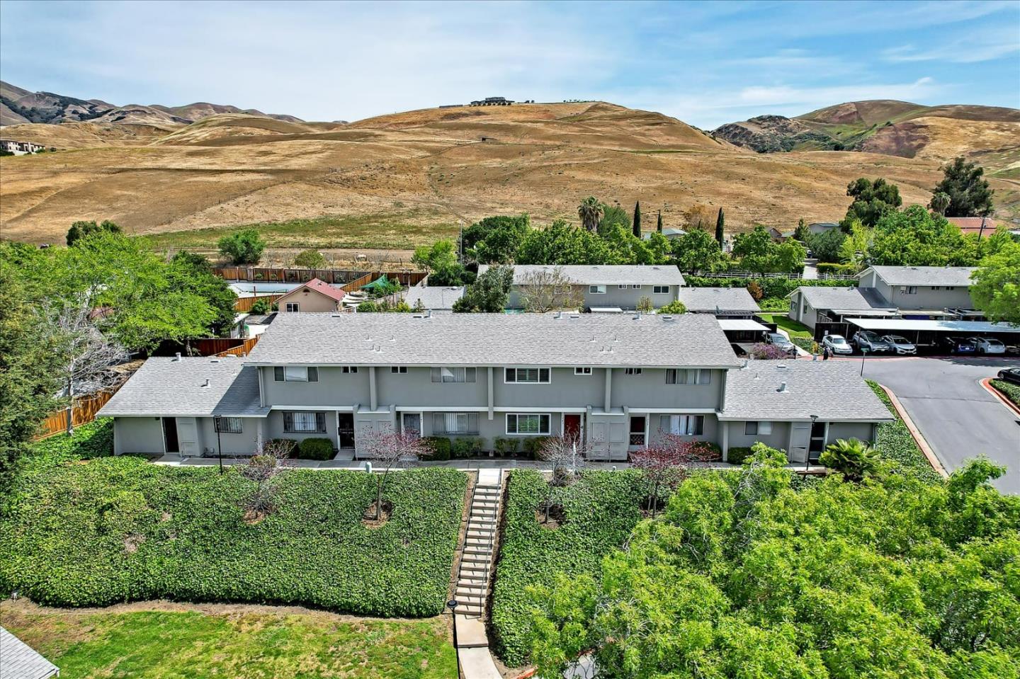 Neighborhood Neighborhood-142