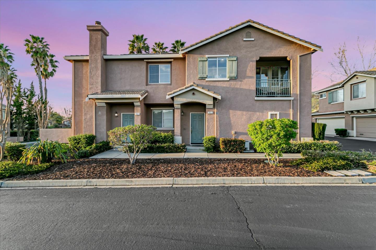 Neighborhood Neighborhood-62