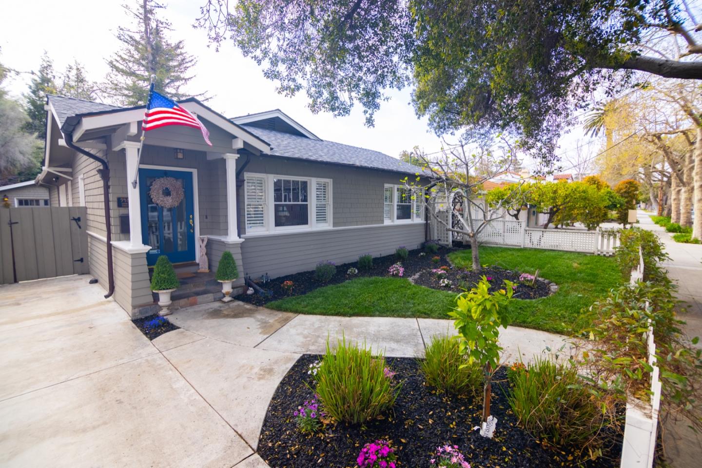 Neighborhood Neighborhood-31