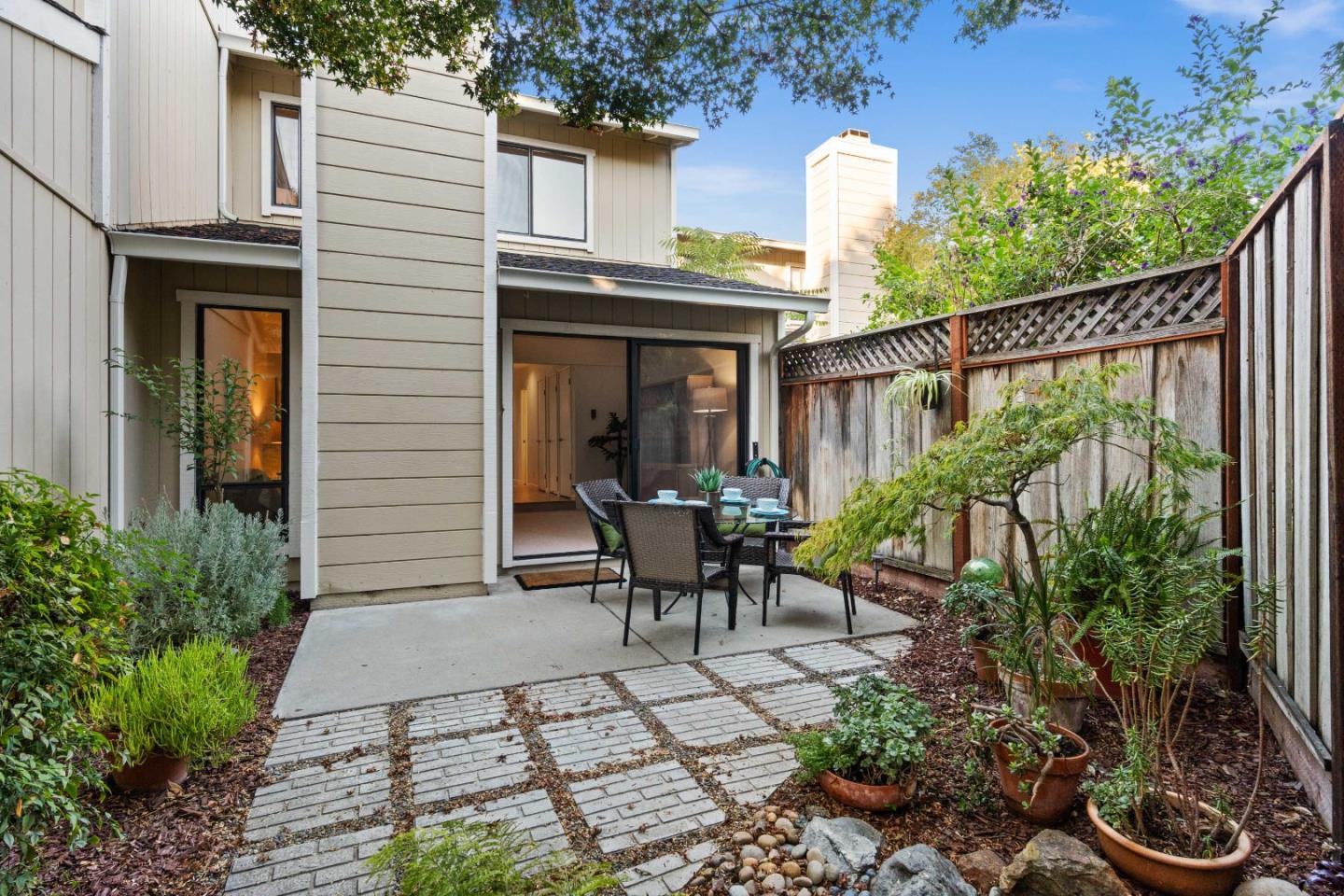 Neighborhood Neighborhood-28