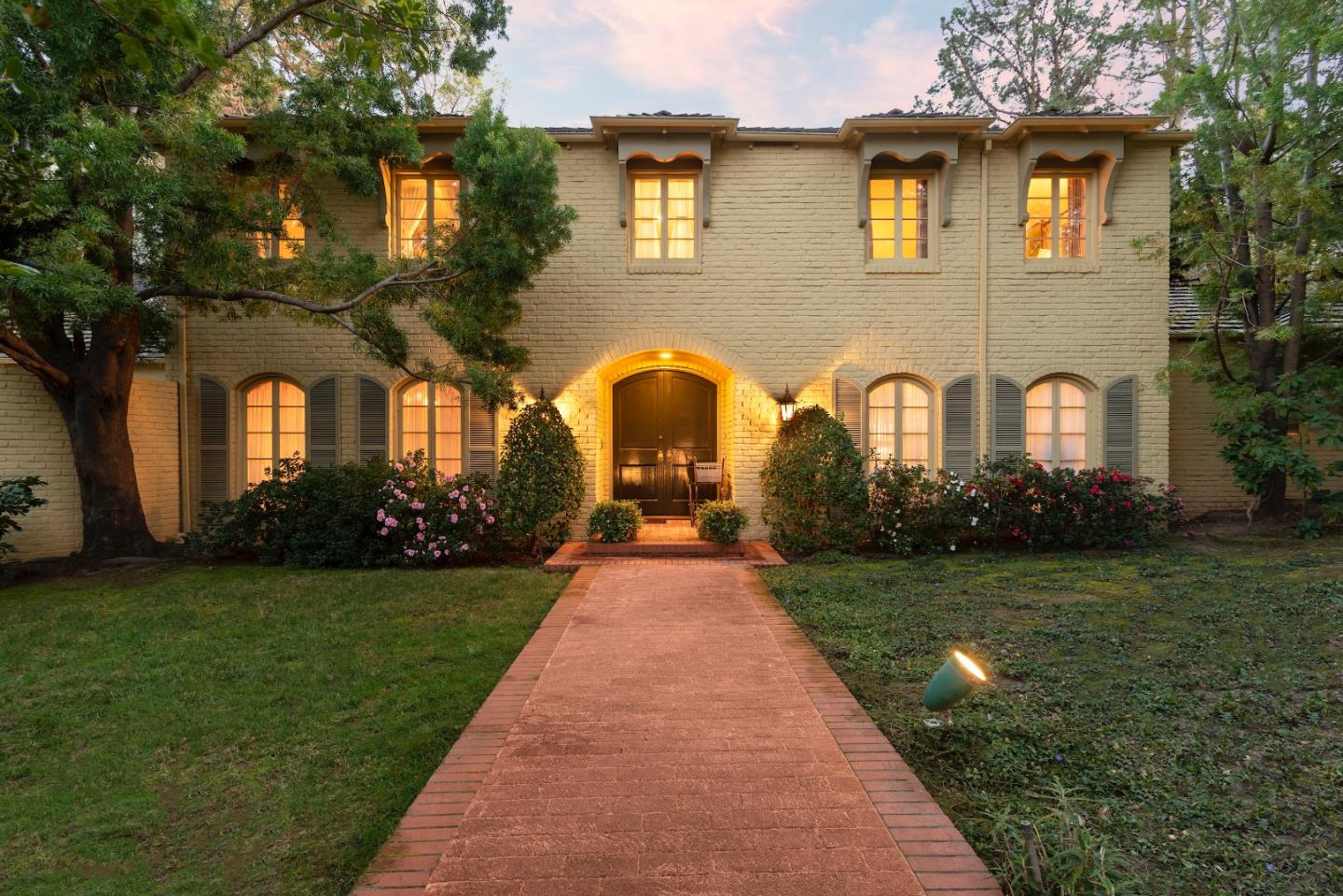 Neighborhood Neighborhood-9