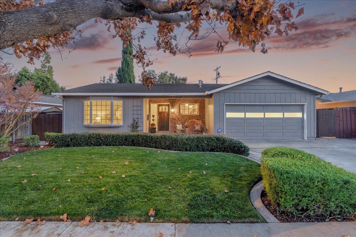 Neighborhood Neighborhood-10