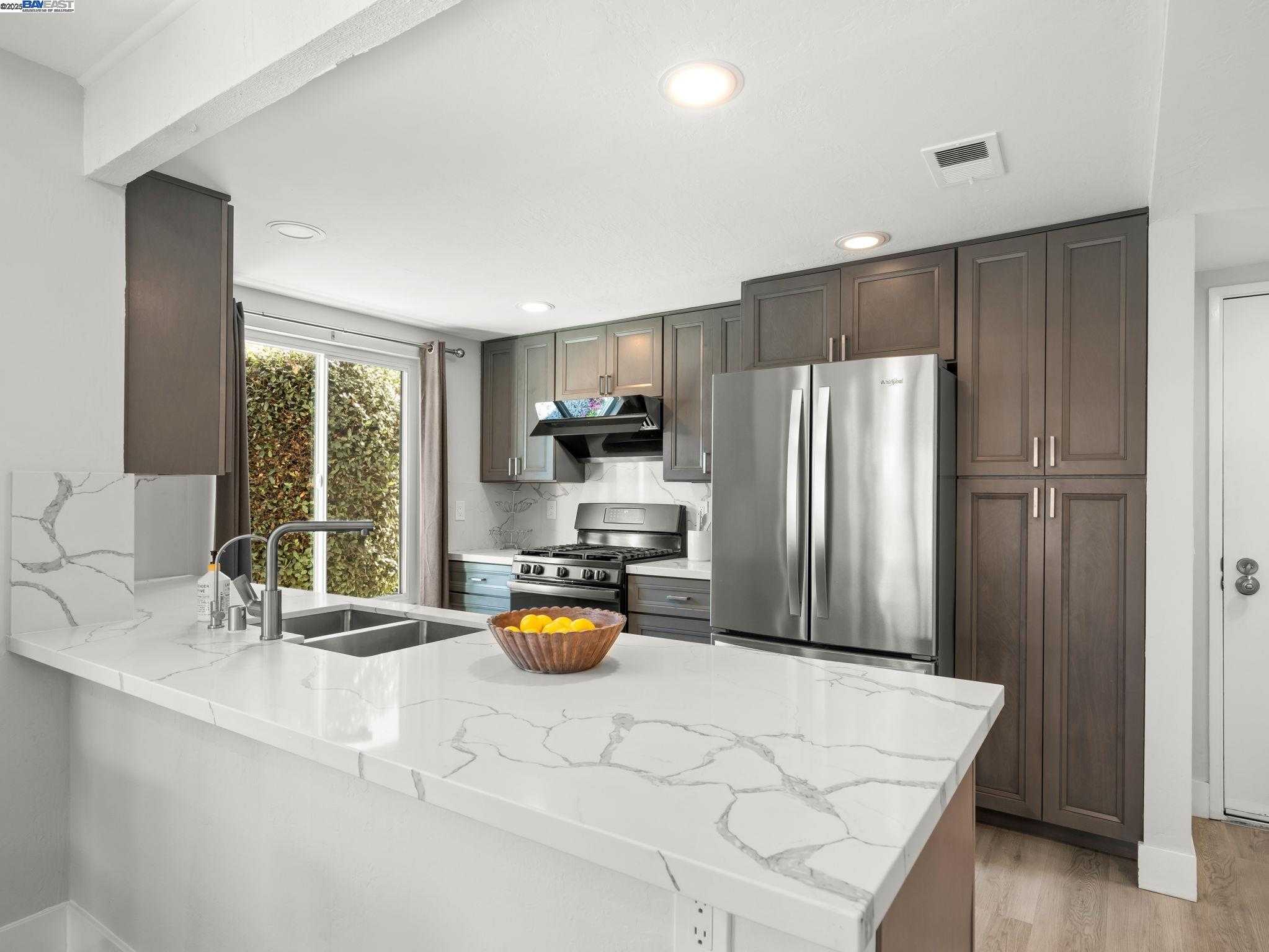 Neighborhood Neighborhood-9