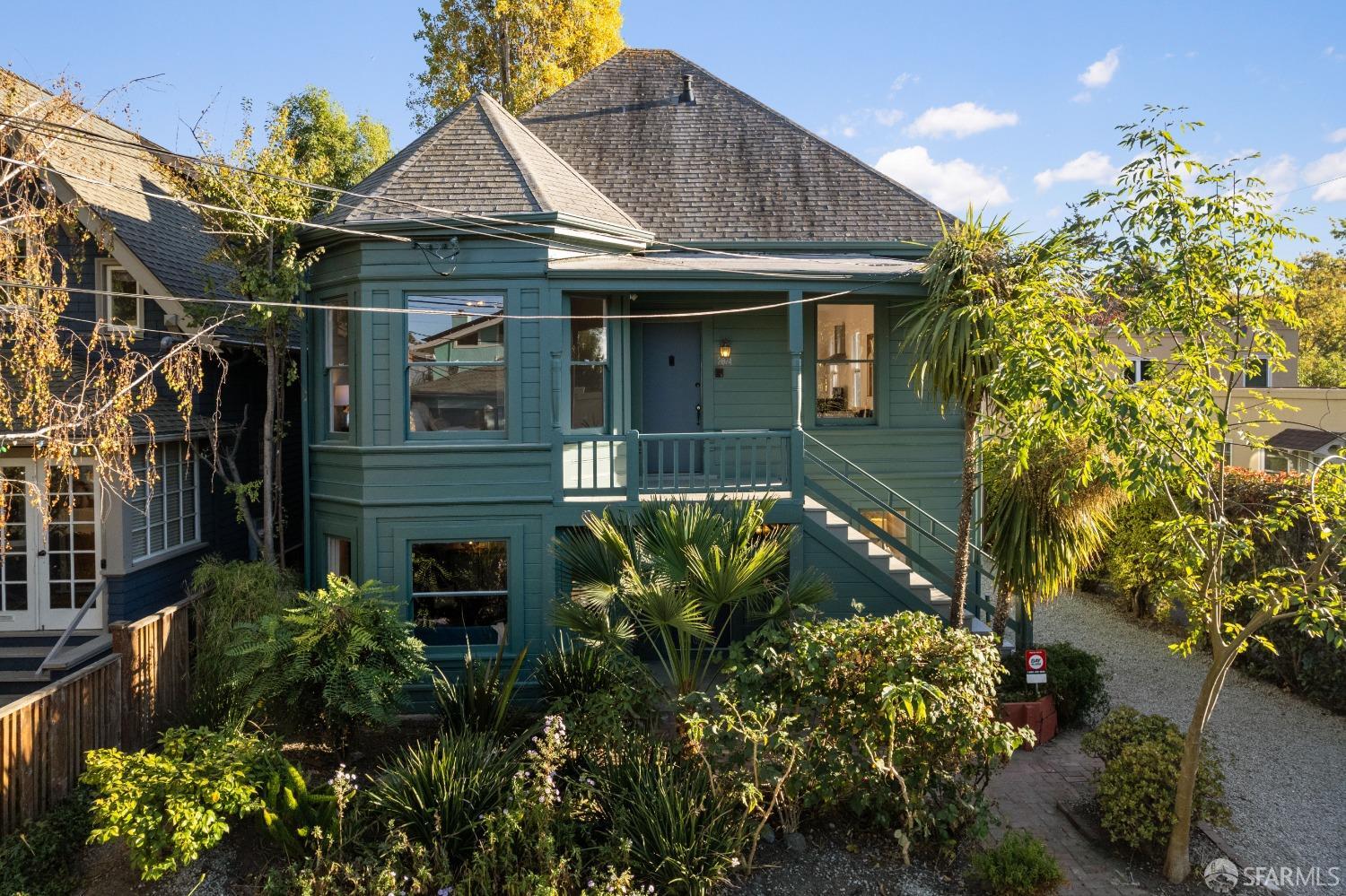 Neighborhood Neighborhood-18