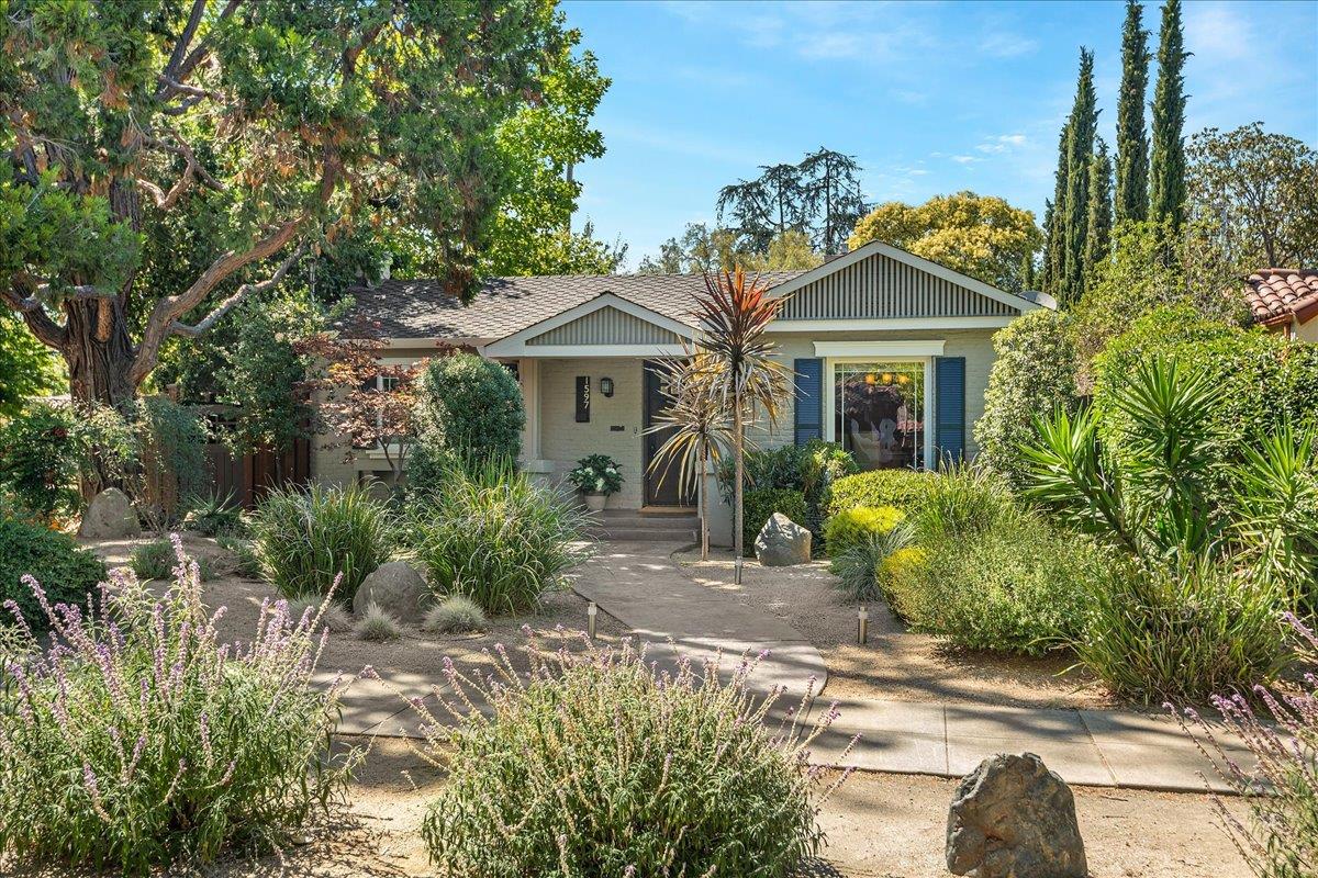 Neighborhood Neighborhood-33