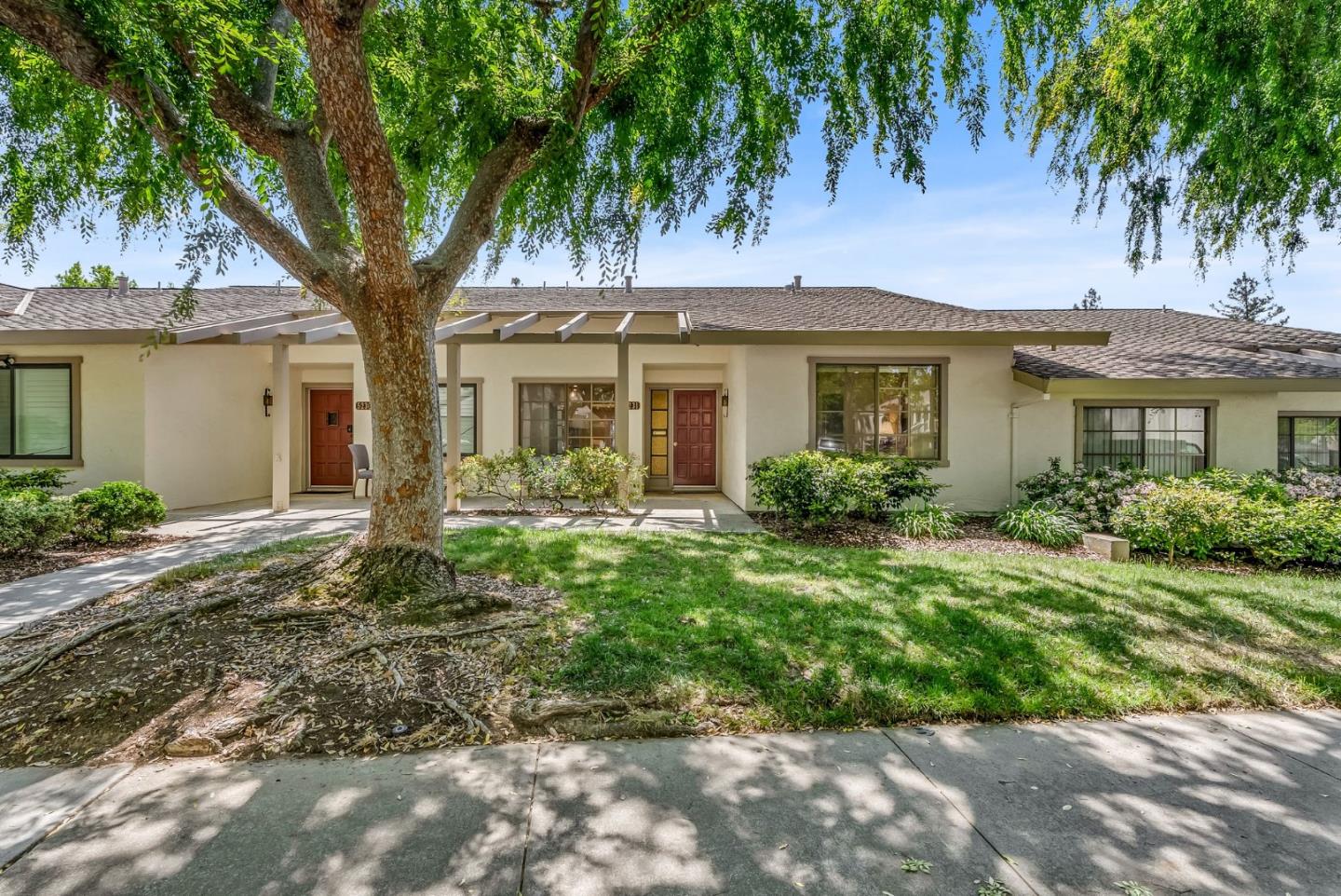 Neighborhood Neighborhood-20