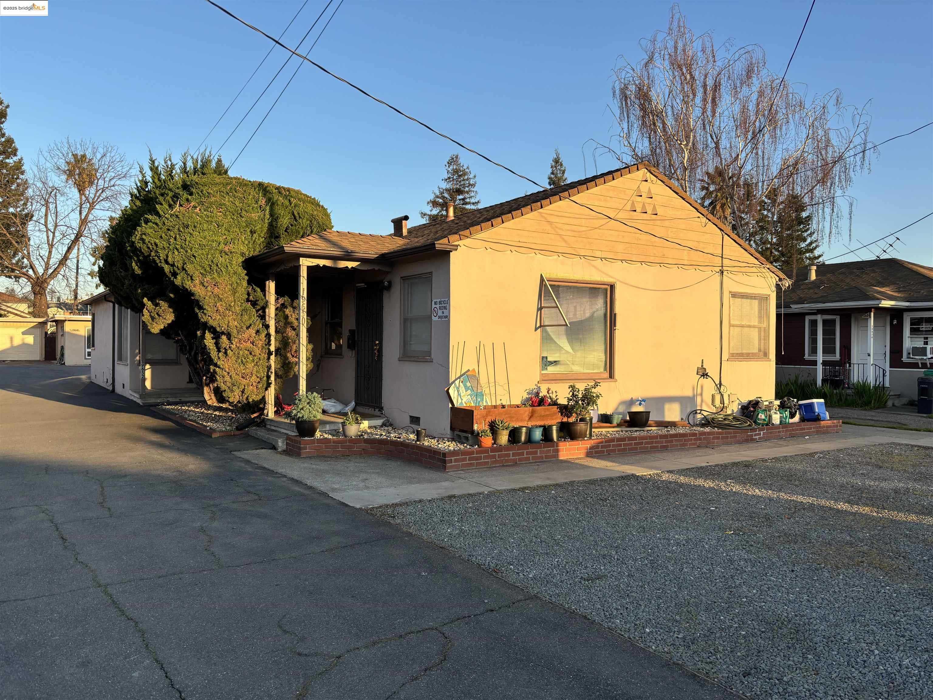 Neighborhood Neighborhood-29