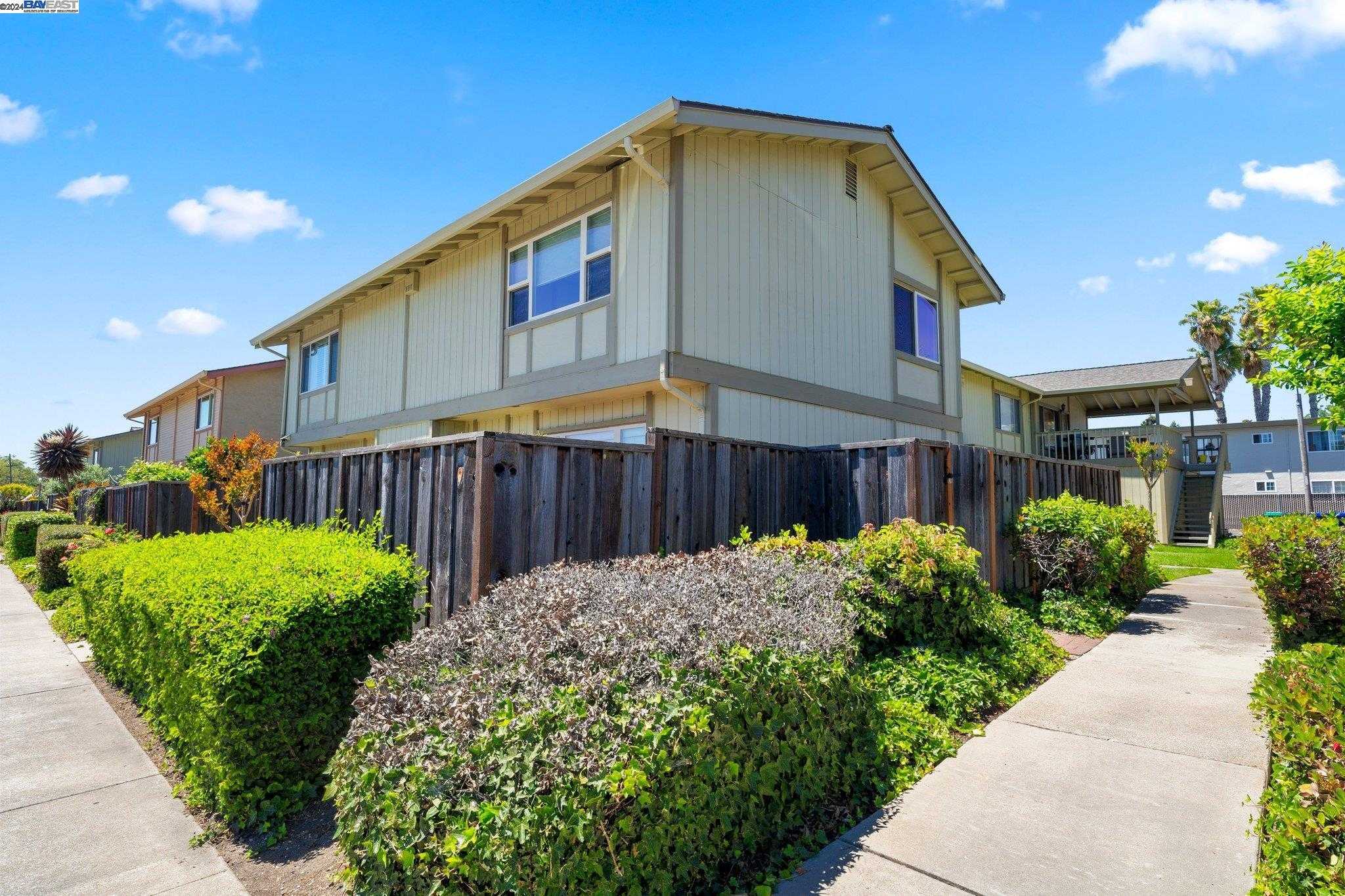 Neighborhood Neighborhood-3