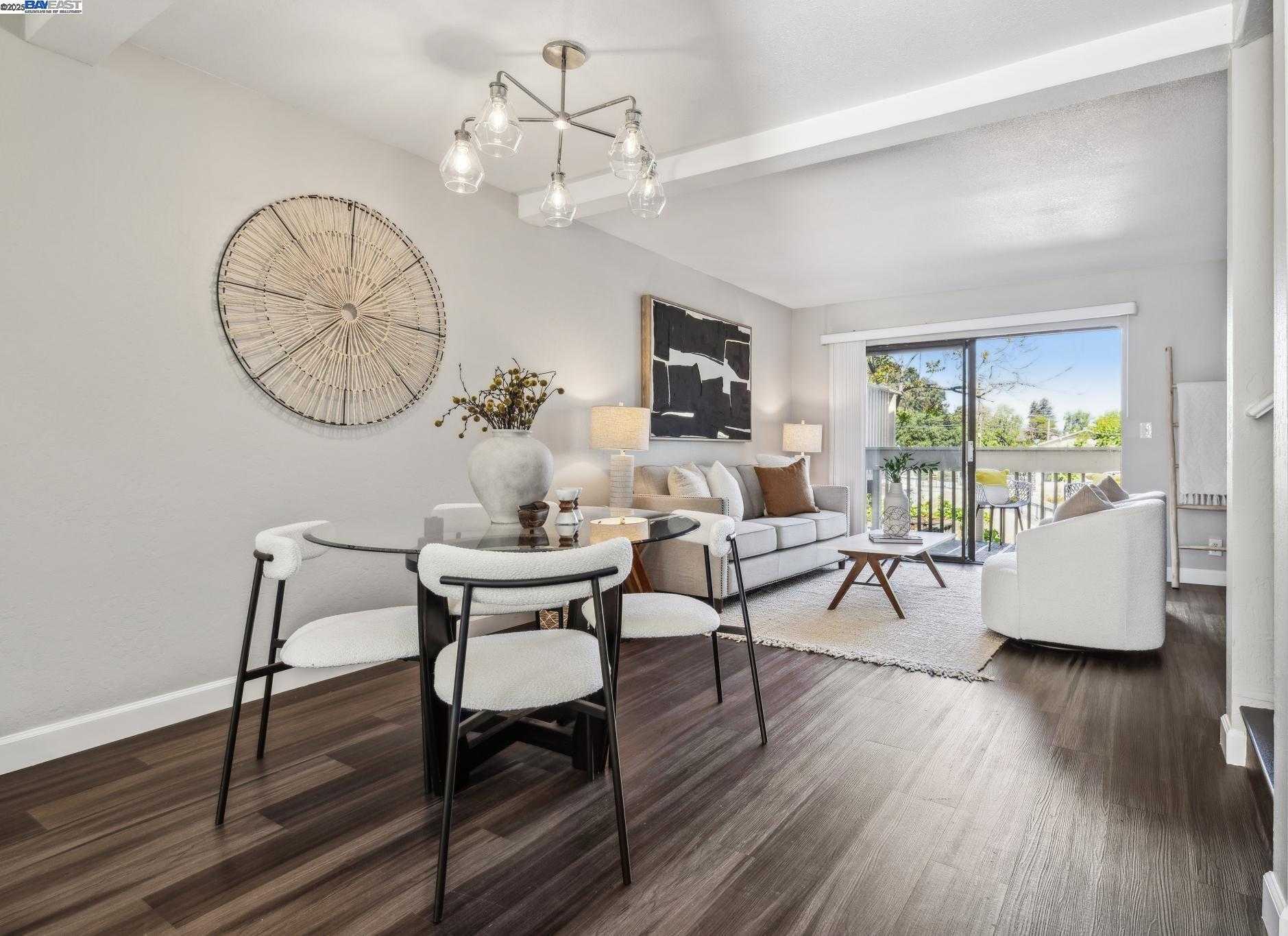 Neighborhood Neighborhood-31