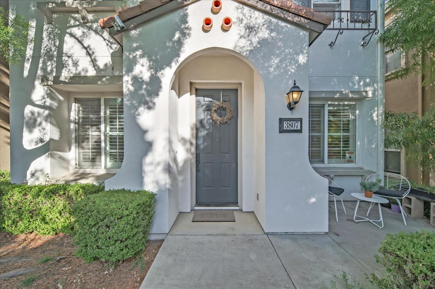 Neighborhood Neighborhood-78