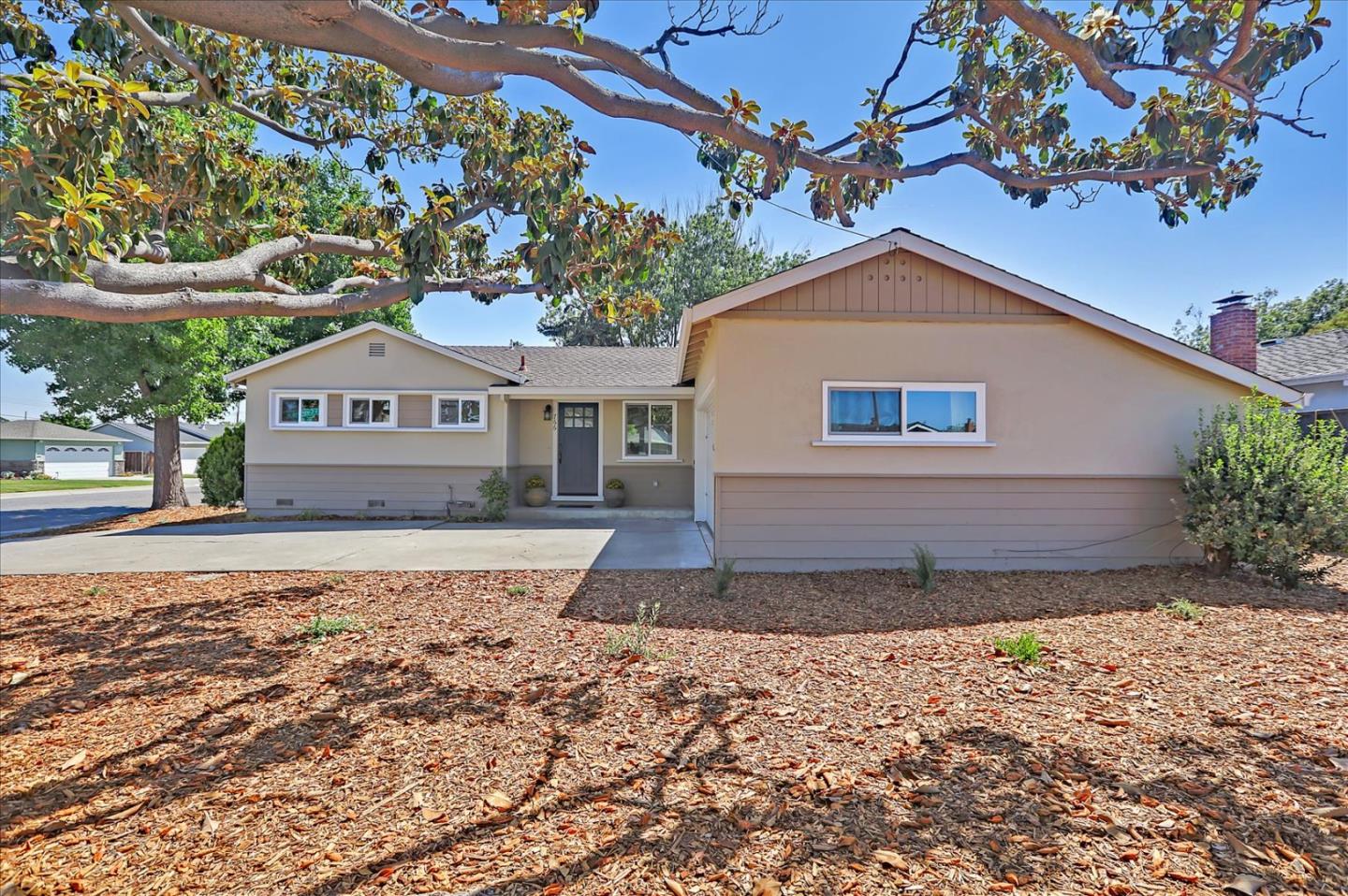 Neighborhood Neighborhood-77