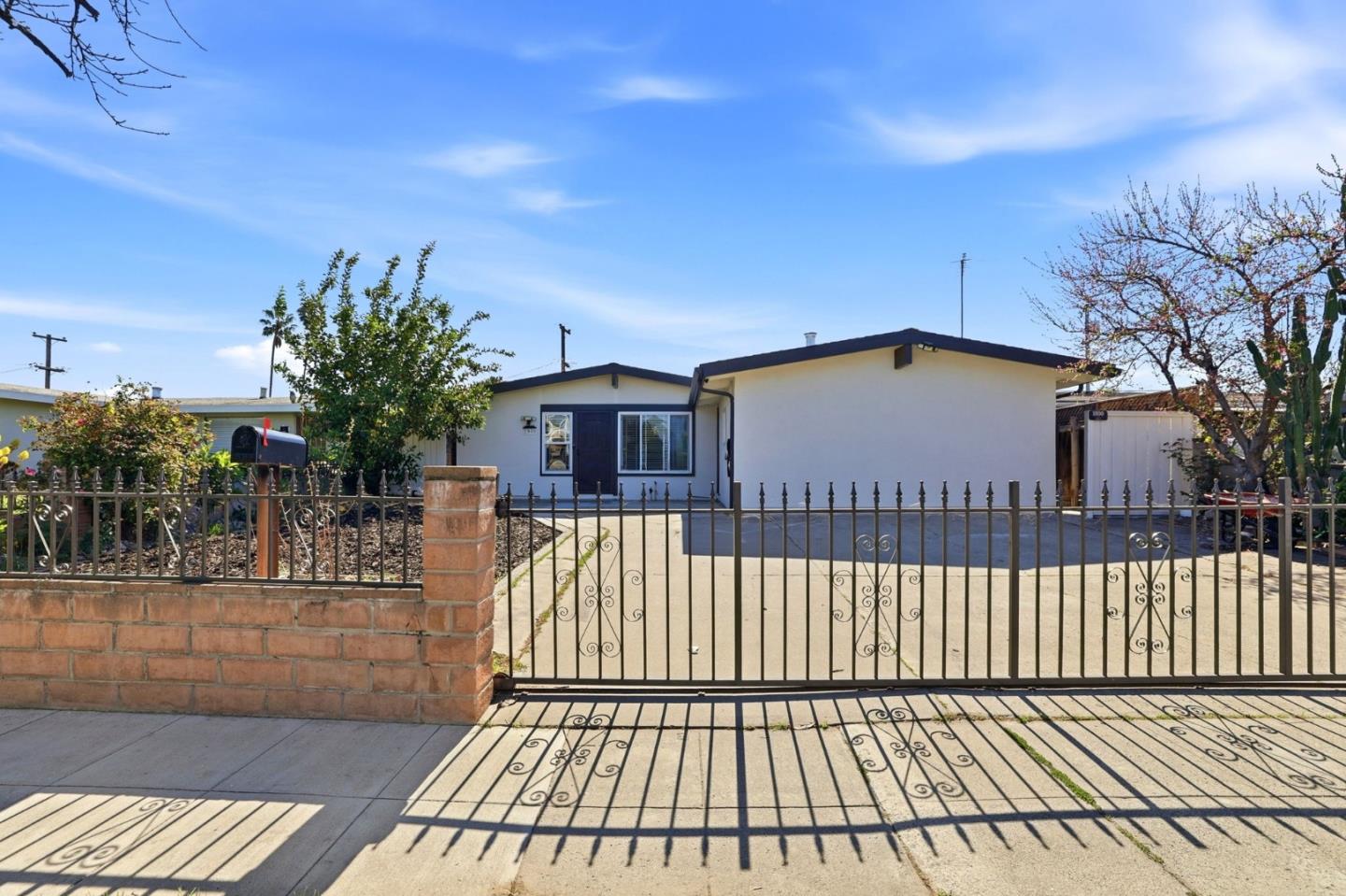 Neighborhood-6
