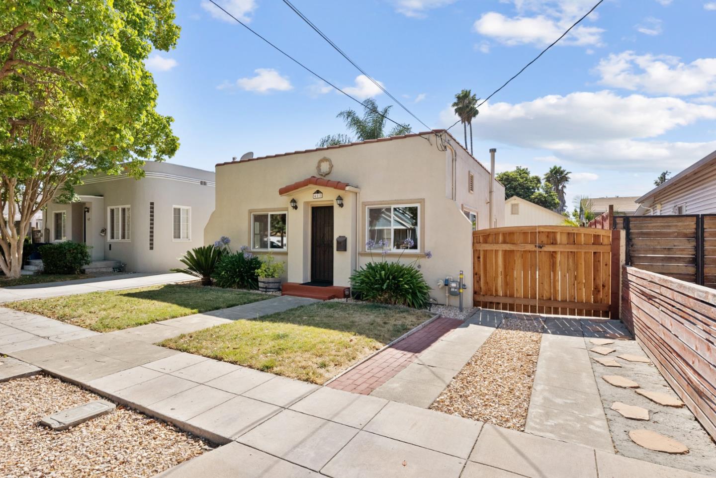 Neighborhood Neighborhood-74