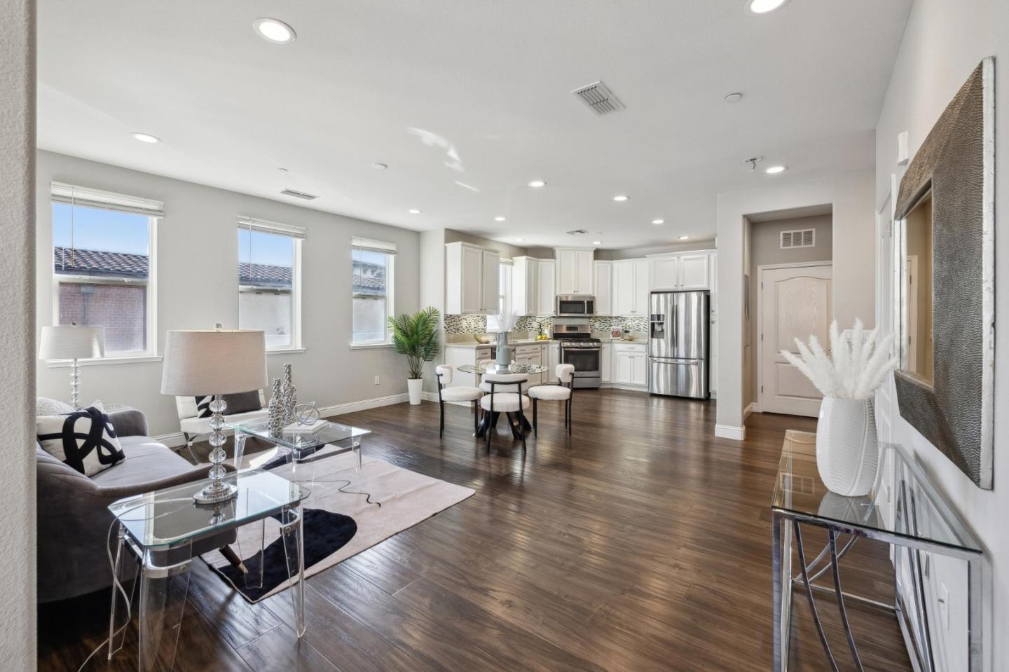 Neighborhood Neighborhood-31