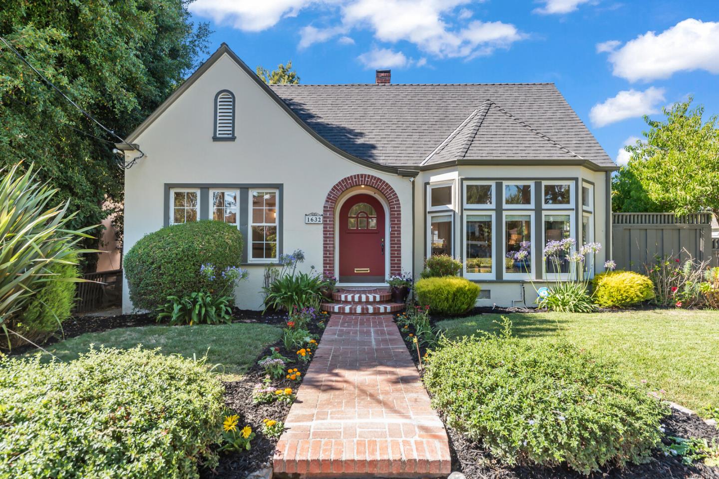 Neighborhood Neighborhood-4