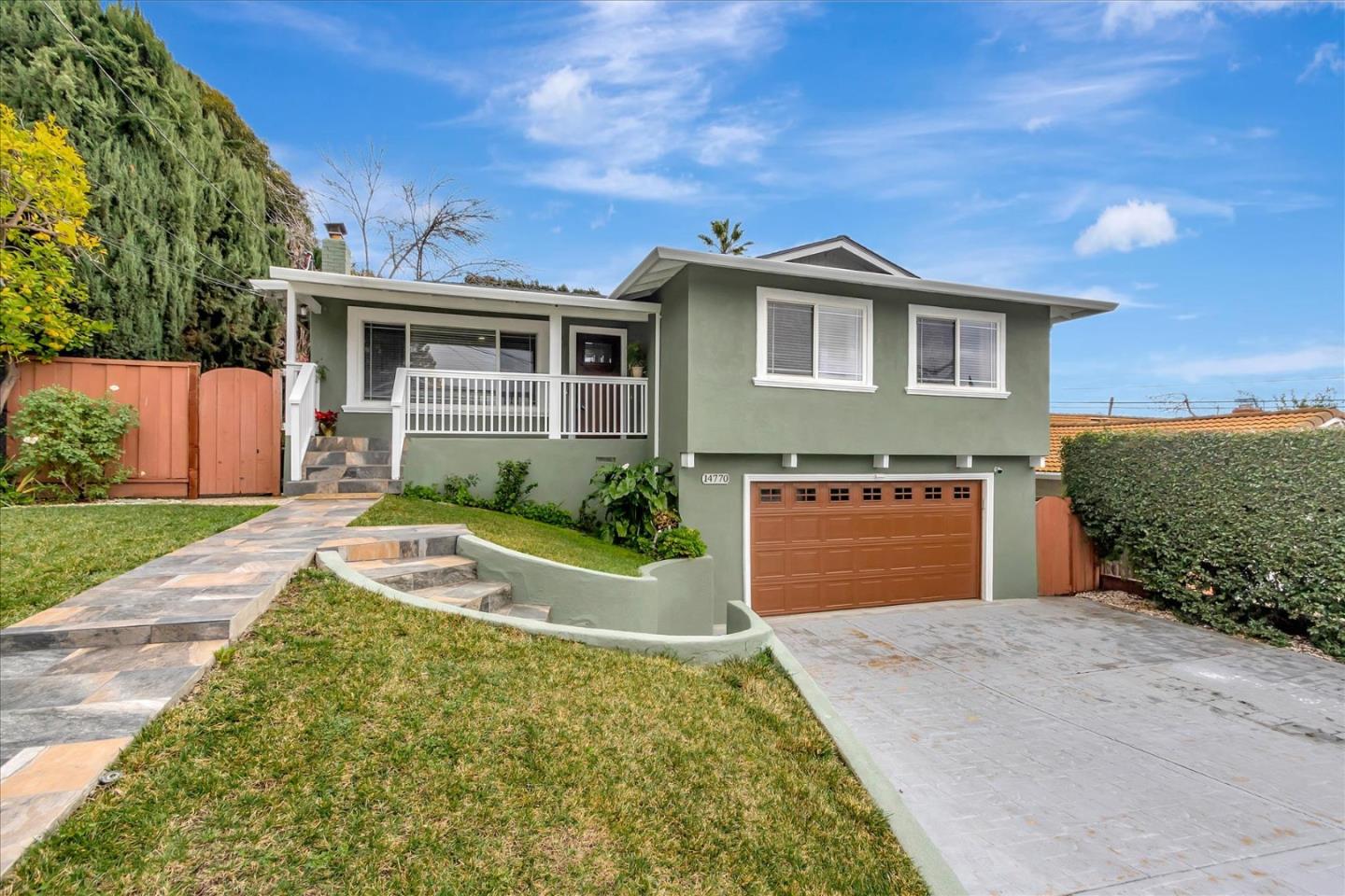 Neighborhood Neighborhood-28