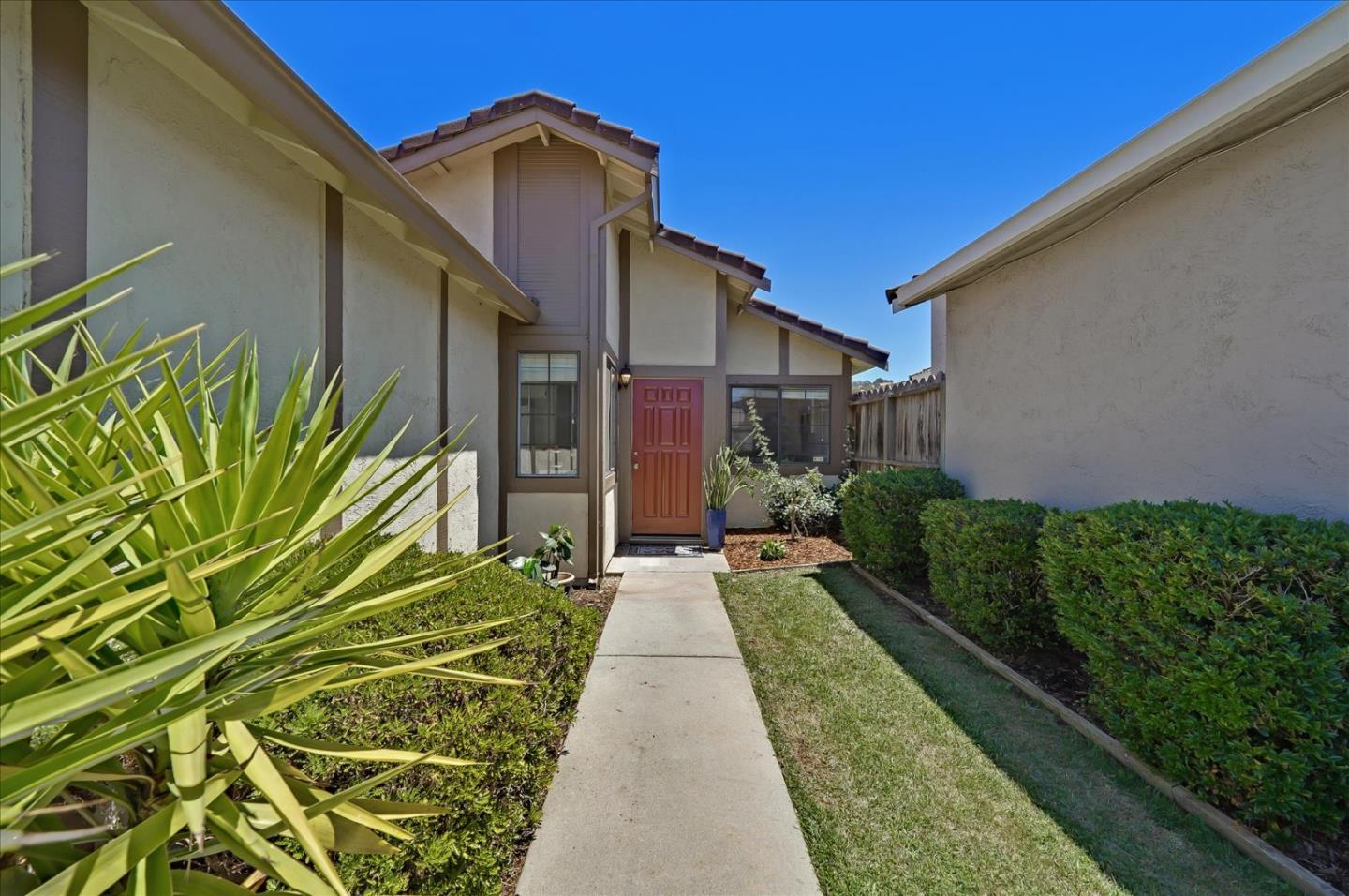 Neighborhood Neighborhood-29