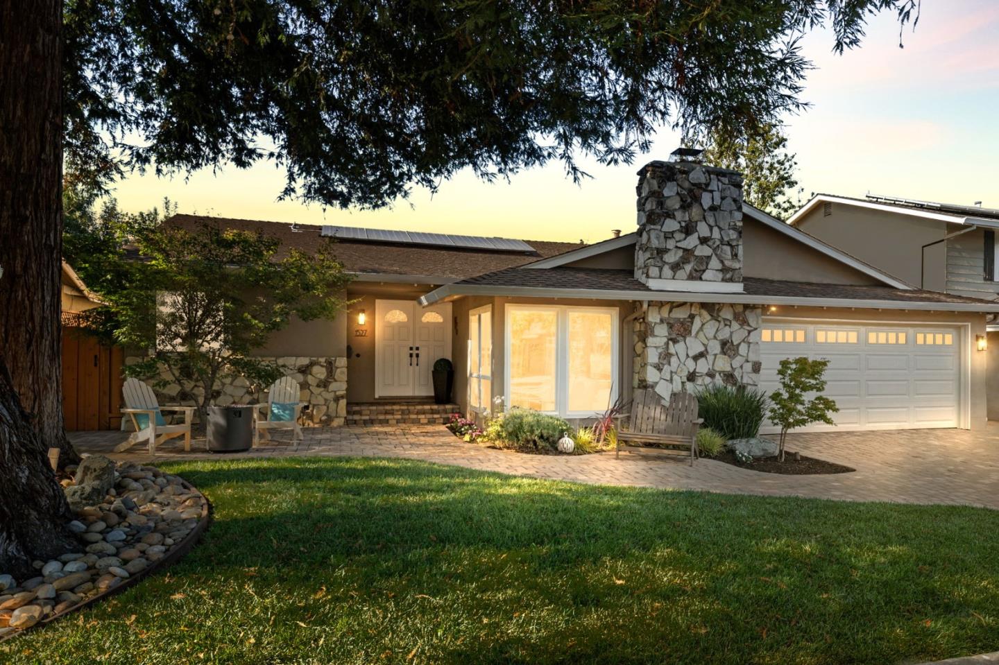 Neighborhood Neighborhood-94