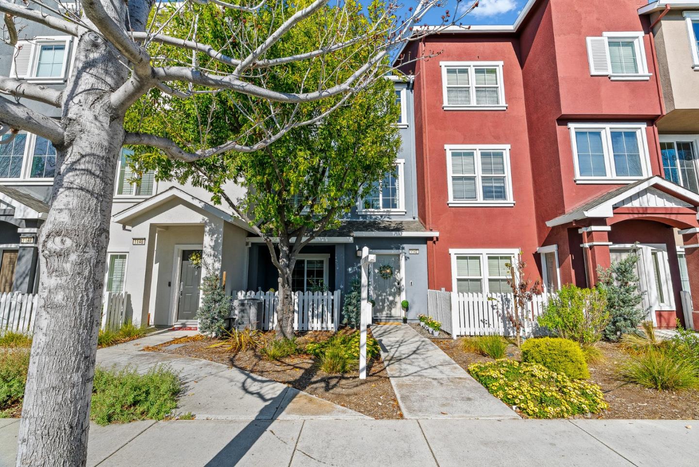 Neighborhood Neighborhood-60