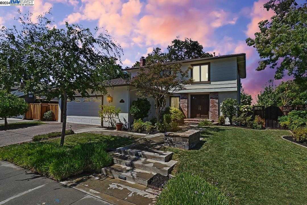 Neighborhood Neighborhood-22