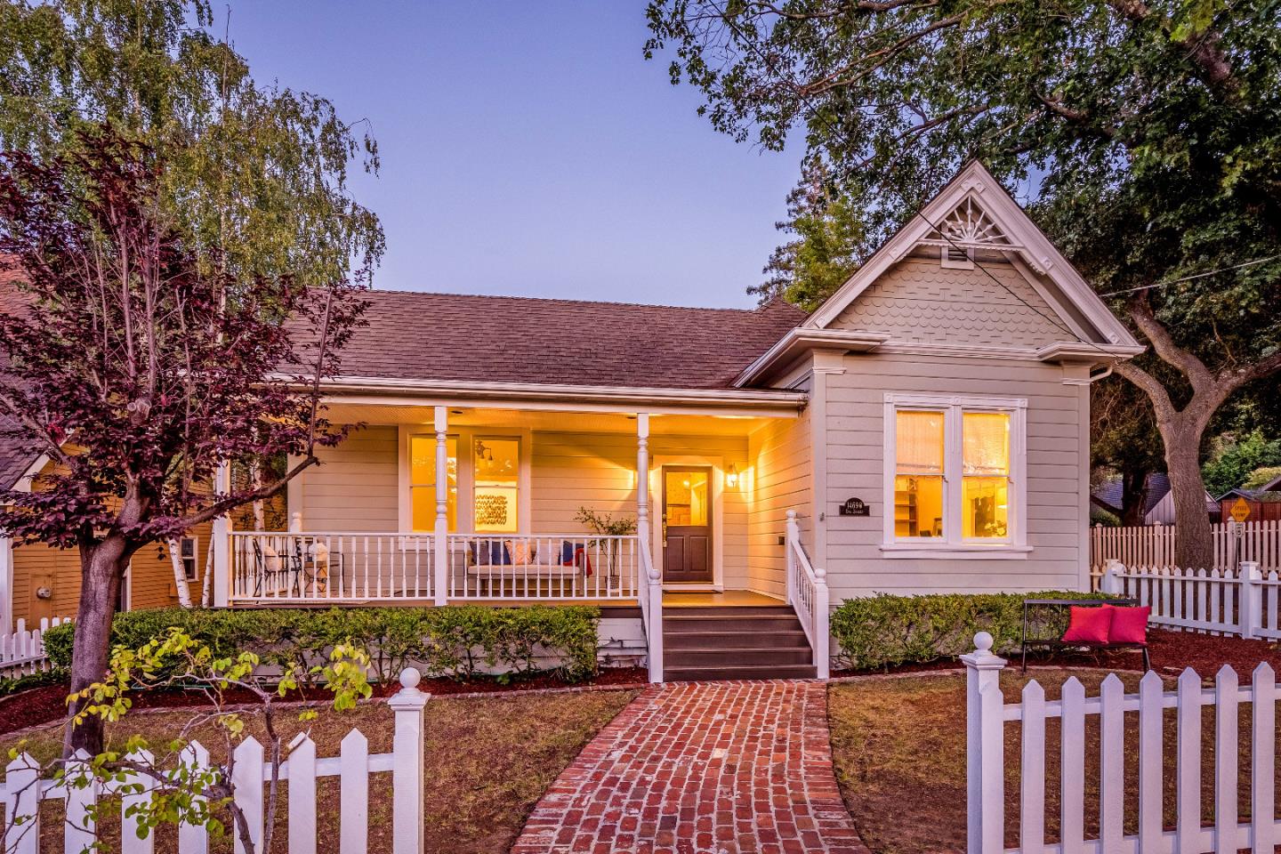 Neighborhood Neighborhood-5