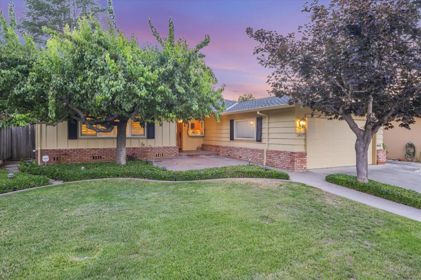 Neighborhood Neighborhood-76