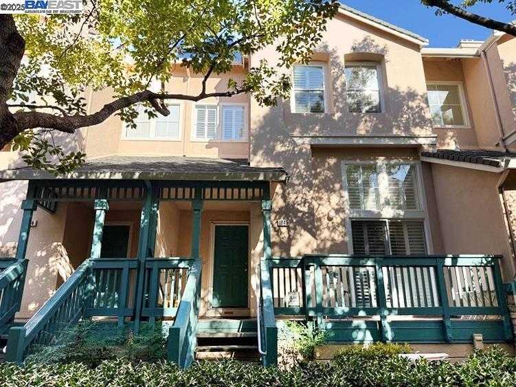 Neighborhood Neighborhood-10