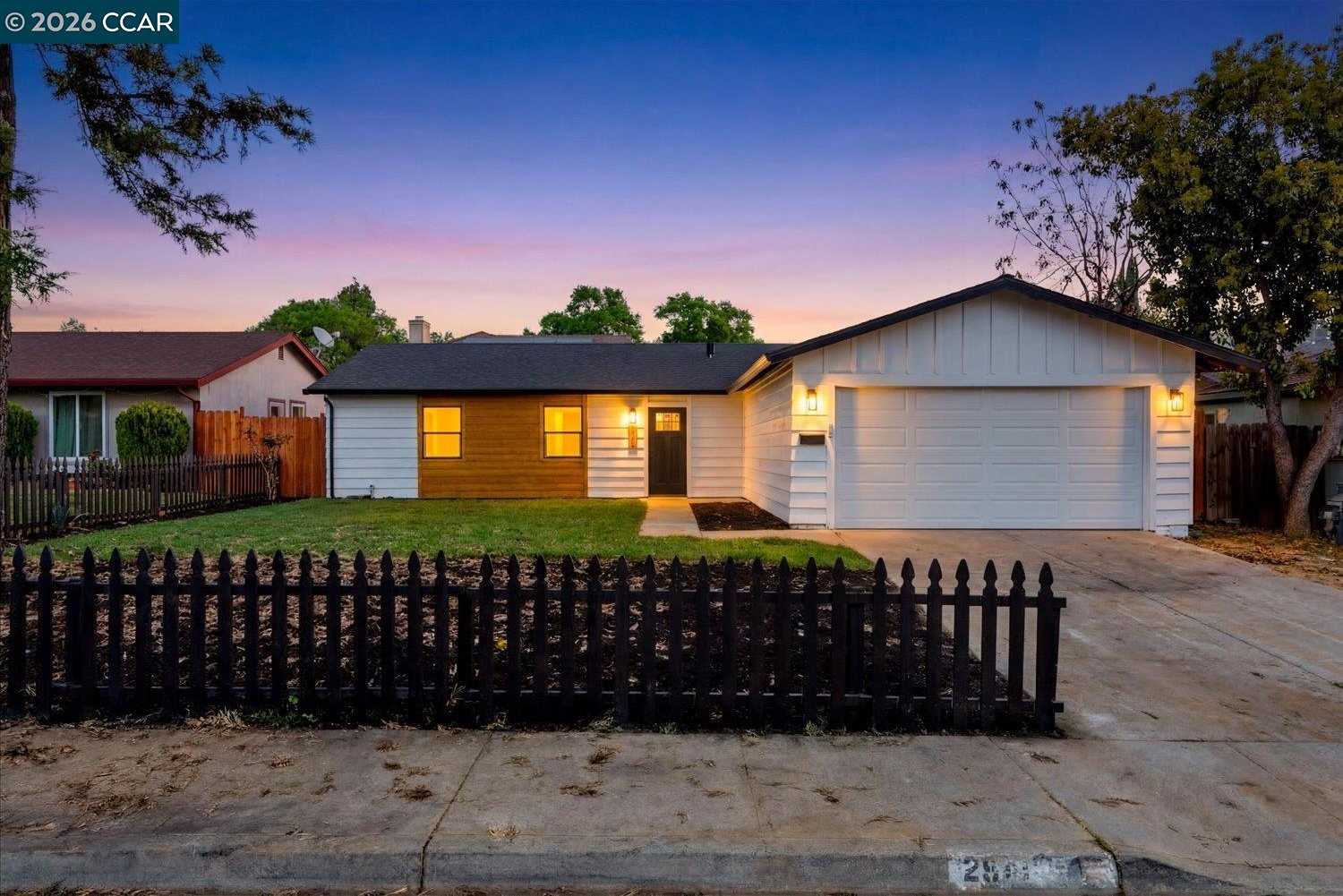 Neighborhood Neighborhood-20